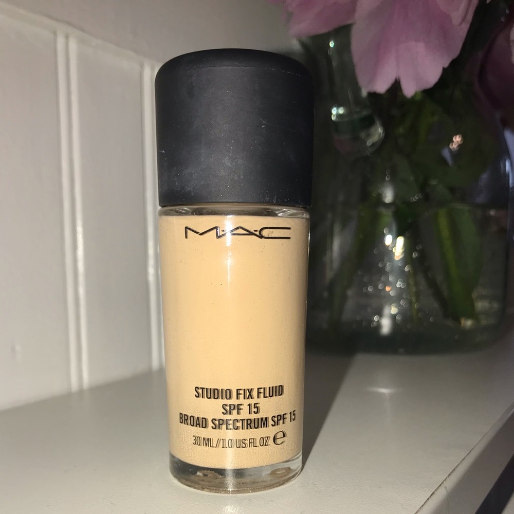 ⋆ MAC Studio Fix Fluid SPF 15 ⋆
